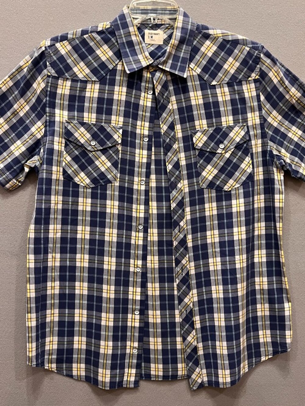 Mens old navy plaid shirt, Size M